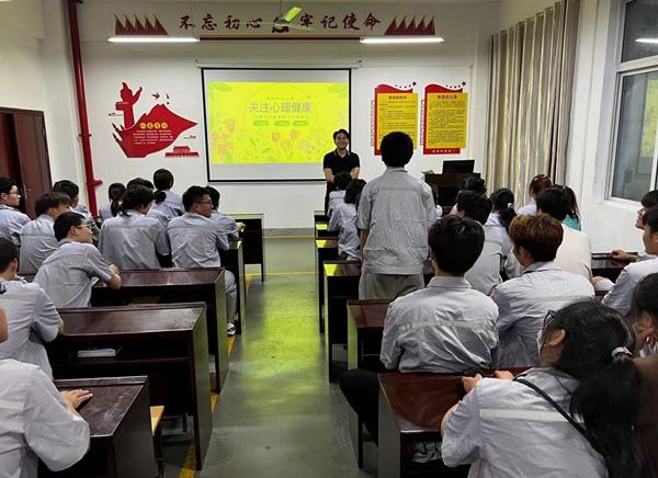 0725d4ad22c043f89f1d2d09267e3738.jpg 0725d4ad22c043f89f1d2d09267e3738.jpg