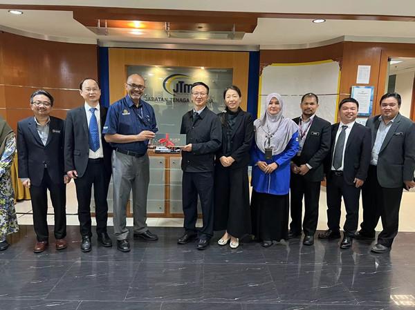 05e5ac7a6019495bb579a048421793fd.jpg 05e5ac7a6019495bb579a048421793fd.jpg