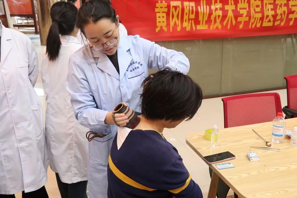 64bbb09a70854cf8a53af7ab61707d13.jpg 64bbb09a70854cf8a53af7ab61707d13.jpg